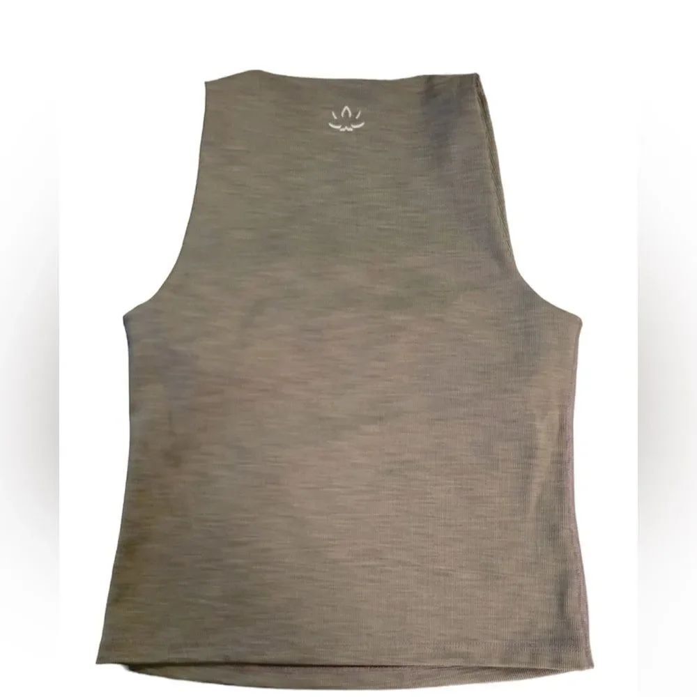 ✨Beyond Yoga Heather Rib Square Neck Tank✨ - Picture 6 of 8